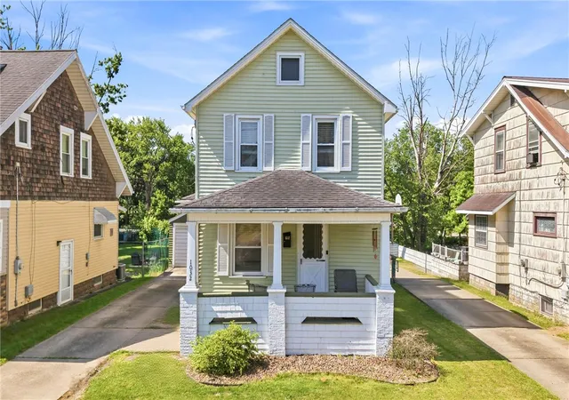 1st image of 1032 Griswold St, Sharon, PA 16146 | MLS# 1758849