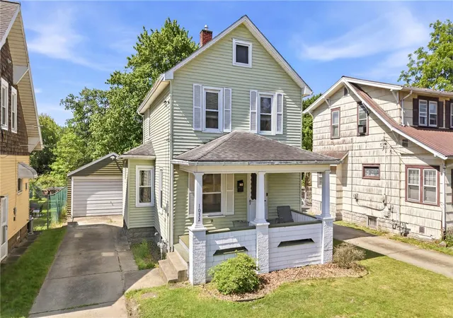 2nd image of 1032 Griswold St, Sharon, PA 16146 | MLS# 1758849