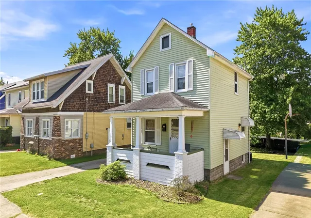 3rd image of 1032 Griswold St, Sharon, PA 16146 | MLS# 1758849