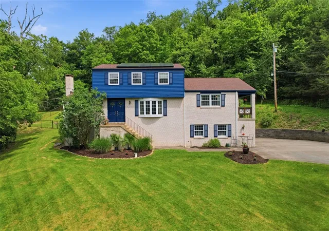 Homes for sale in Economy, PA | 122 Grove Hill Rd, Economy, PA 15005 | MLS# 1759097