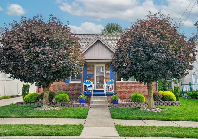 1st image of 246 Arthur St, Zelienople Boro, PA 16063 | MLS# 1758916