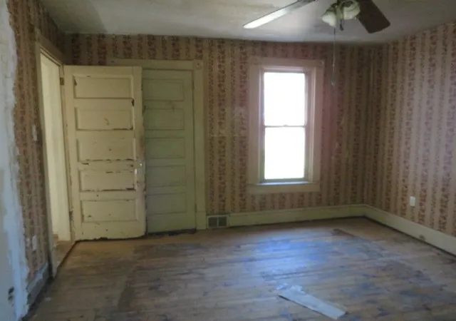 2nd image of 115 Chess St, Monongahela, PA 15063 | MLS# 1758977