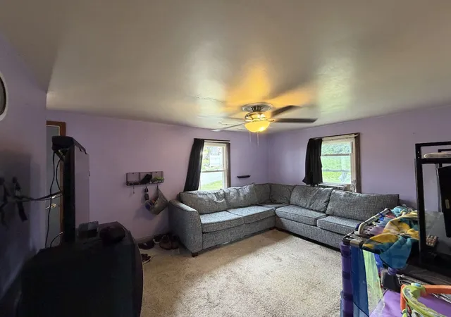 Photo 3 of Single family home for sale at 1040 Park Ave, East Mc Keesport, PA 15035 | MLS# 1759260 | Listing updated on 2026-07-29