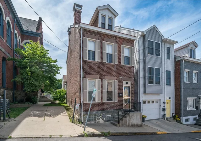 Homes for sale in South Side, PA | 186 S 16th St, South Side, PA 15203 | MLS# 1759275