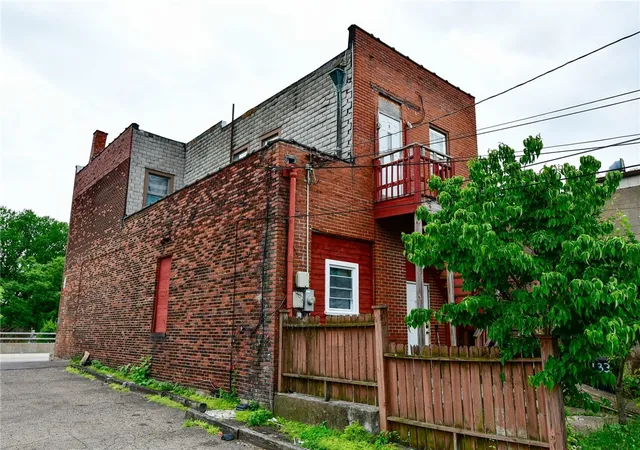 3rd image of 3347 W Carson St, Pittsburgh, PA 15204 | MLS# 1758581