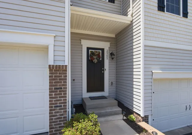 Homes for sale in North Fayette, PA | 2505 Canterbury Dr, North Fayette, PA 15126 | MLS# 1759328