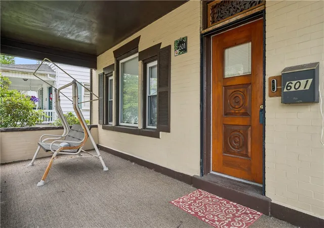 Homes for sale in Latrobe, PA | 601 Walnut St, Latrobe, PA 15650 | MLS# 1759186