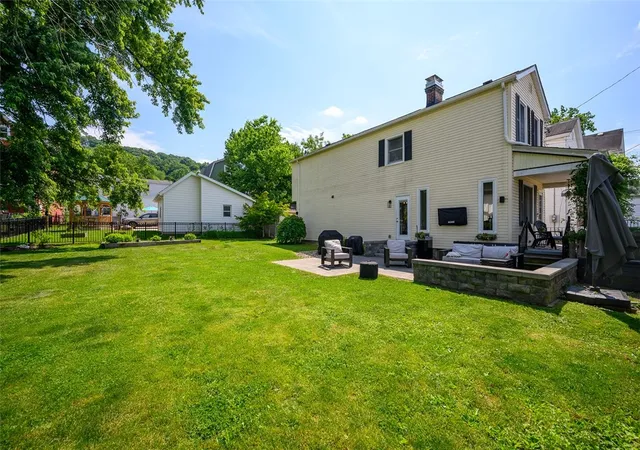 Homes for sale in Sewickley, PA | 553 Beall Way, Sewickley, PA 15143 | MLS# 1759079