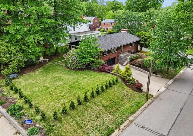 1st image of 450 Willow Dr, Mt Lebanon, PA 15243 | MLS# 1759147