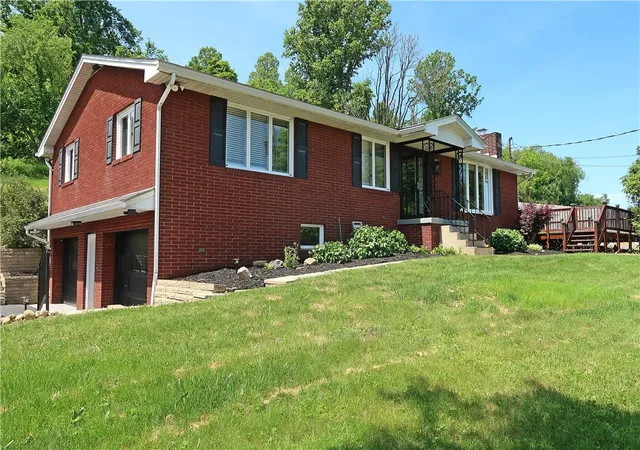Homes for sale in Hempfield Twp, PA | 135 Penn Adamsburg Rd, Hempfield Twp, PA 15644 | MLS# 1759337