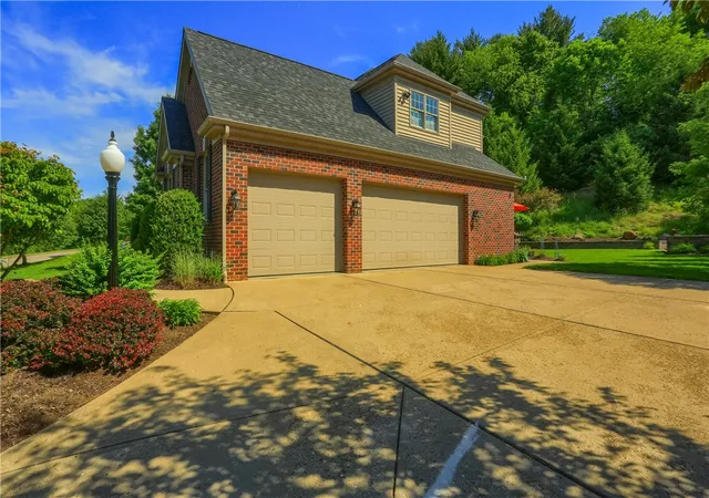 2nd image of 1801 Constitution Blvd, Valencia, PA 16059 | MLS# 1758675