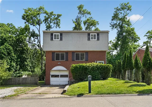 Photo 3 of Sale Pending at 247 Golden Gate Dr, Verona, PA 15147 | MLS# 1758785 | Listing updated on 2026-08-01