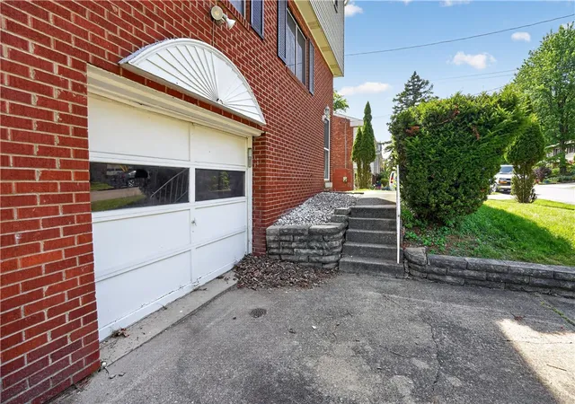 Photo 5 of Sale Pending at 247 Golden Gate Dr, Verona, PA 15147 | MLS# 1758785 | Listing updated on 2026-08-01
