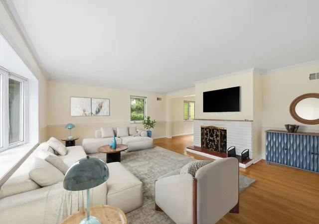 3rd image of 1260 Fox Chapel Rd, Fox Chapel, PA 15238 | MLS# 1759401