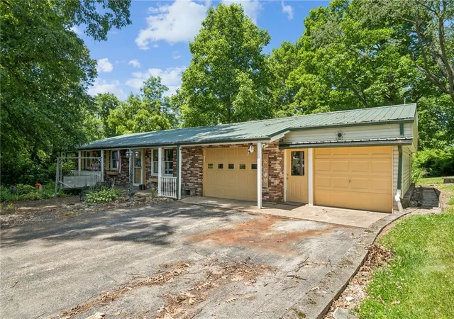 Photo 3 of Single family home for sale at 267 Pizza Barn Rd, Derry Twp, PA 15717 | MLS# 1759393 | Listing updated on 2026-07-28