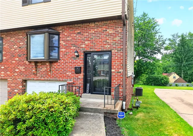 Homes for sale in Forest Hills Boro, PA | 4120 Greensburg Pike #2, Forest Hills Boro, PA 15221 | MLS# 1759339