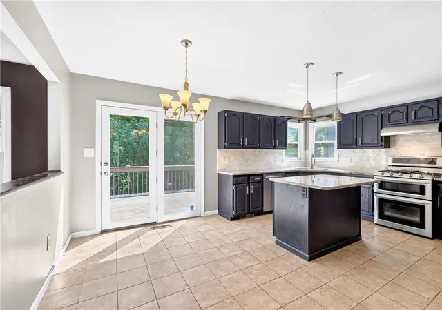 4th image of 7020 Franklin Rd, Seven Fields Boro, PA 16046 | MLS# 1758964