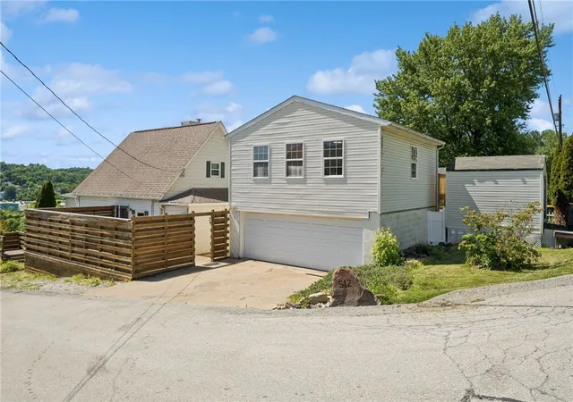 Photo 3 of Single family home for sale at 512 5th Street, Rostraver, PA 15087 | MLS# 1759436 | Listing updated on 2026-08-01