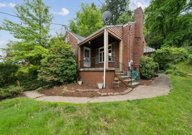 Homes for sale in Forest Hills Boro, PA | 610 Cascade Rd, Forest Hills Boro, PA 15221 | MLS# 1759463