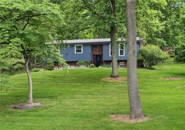 2nd image of 225 Woodcroft Rd, Economy, PA 15005 | MLS# 1759005