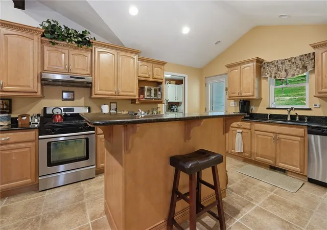 3rd image of 225 Woodcroft Rd, Economy, PA 15005 | MLS# 1759005