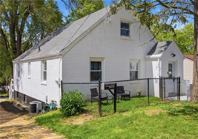Homes for sale in West Homestead, PA | 3420 York St, West Homestead, PA 15120 | MLS# 1759479