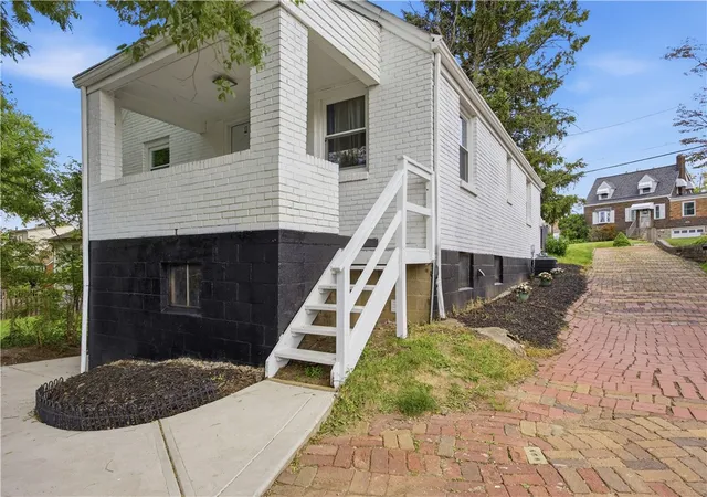 Homes for sale in West Homestead, PA | 3420 York St, West Homestead, PA 15120 | MLS# 1759479