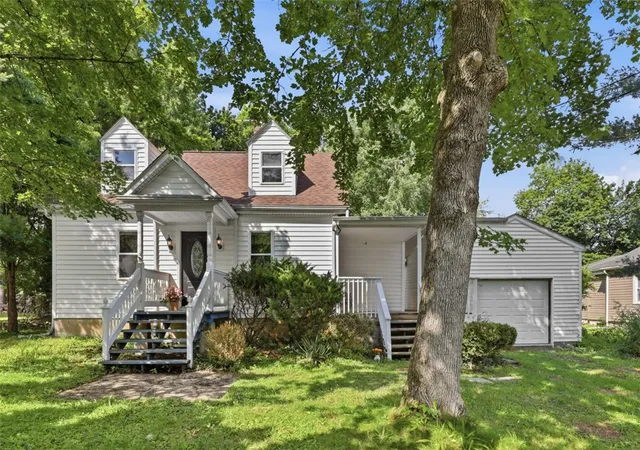Homes for sale in Economy, PA | 126 Davis Rd, Economy, PA 15143 | MLS# 1759334