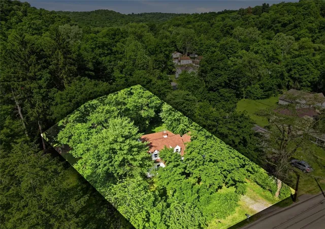 Homes for sale in Economy, PA | 126 Davis Rd, Economy, PA 15143 | MLS# 1759334