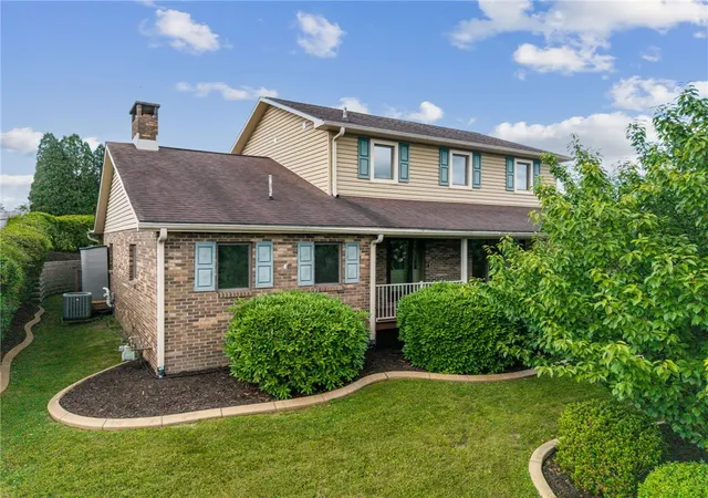 Homes for sale in Hempfield Twp, PA | 215 Slelby Dr, Hempfield Twp, PA 15601 | MLS# 1759461