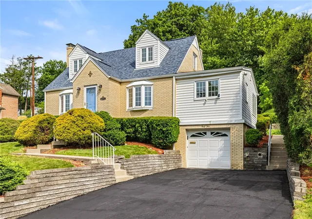 Photo 2 of Single family home for sale at 44 Hollow Hvn Dr, Baldwin Boro, PA 15236 | MLS# 1759355 | Listing updated on 2026-08-01