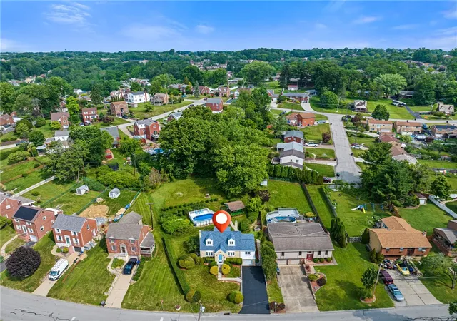 Homes for sale in Baldwin Boro, PA | 44 Hollow Haven Dr, Baldwin Boro, PA 15236 | MLS# 1759355