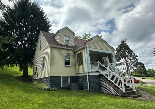 Photo 1 of Single family home for sale at 800 S Central Ave, Canonsburg, PA 15317 | MLS# 1759508 | Listing updated on 2026-06-15