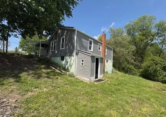 Homes for sale in Ohioville, PA | 6365 Tuscarawas Rd, Ohioville, PA 15052 | MLS# 1759569