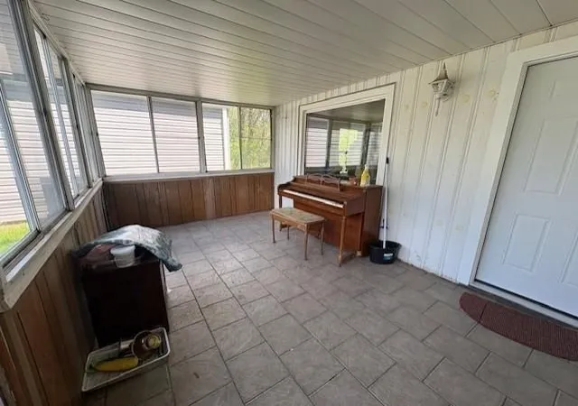 Homes for sale in Ohioville, PA | 6365 Tuscarawas Rd, Ohioville, PA 15052 | MLS# 1759569