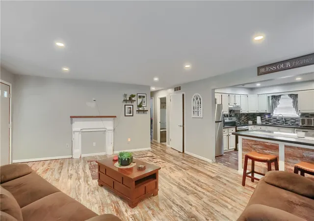 4th image of 220 Oak Park Ln, Union Twp, PA 16101 | MLS# 1759577