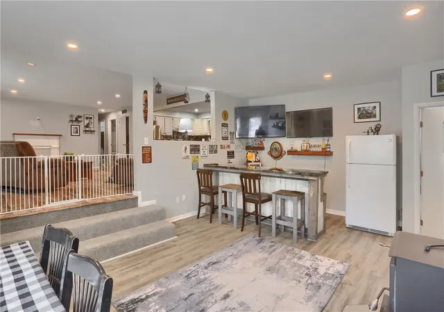 5th image of 220 Oak Park Ln, Union Twp, PA 16101 | MLS# 1759577