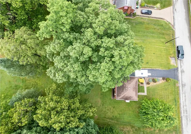 Photo 4 of Single family home for sale at 117 Dennis Dr, Glenshaw, PA 15116 | MLS# 1759430 | Listing updated on 2026-07-18