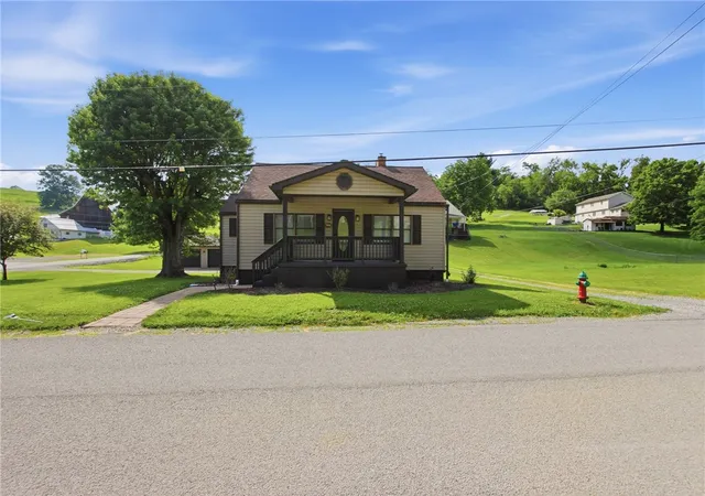Homes for sale in Rostraver, PA | 344 Lenity School Rd, Rostraver, PA 15012 | MLS# 1759595
