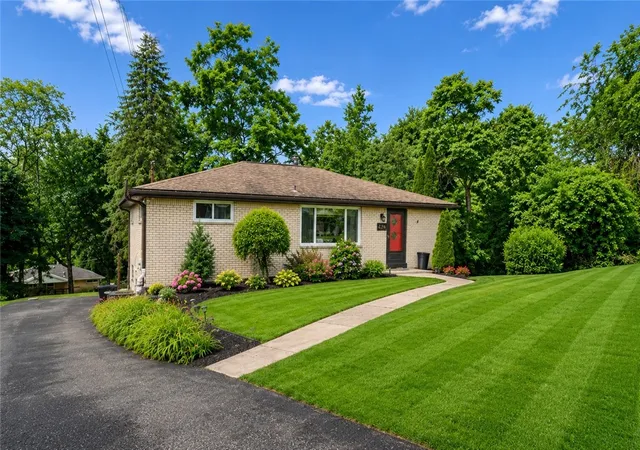 Photo 2 of Single family home for sale at 424 Amherst Ave, Coraopolis, PA 15108 | MLS# 1759385 | Listing updated on 2026-07-12