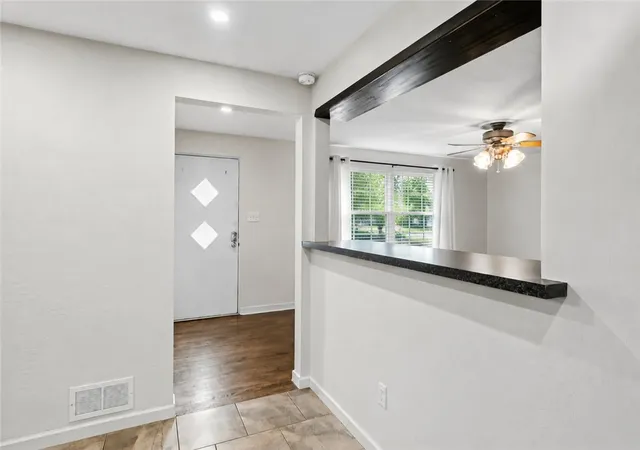 Photo 4 of Single family home for sale at 424 Amherst Ave, Coraopolis, PA 15108 | MLS# 1759385 | Listing updated on 2026-07-12
