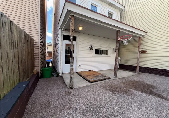 Homes for sale in Sharpsburg, PA | 112 Clay St, Sharpsburg, PA 15215 | MLS# 1759542