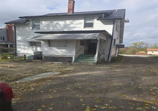Photo 3 of Single family home for sale at 615 Morgantown Rd, Uniontown, PA 15401 | MLS# 1759159 | Listing updated on 2026-06-12