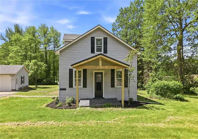 Photo 3 of Single family home for sale at 2310 S Keel Ridge Rd, Hermitage, PA 16148 | MLS# 1759615 | Listing updated on 2026-07-14