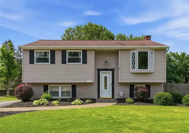 Homes for sale in Economy, PA | 320 Sunridge Dr, Economy, PA 15042 | MLS# 1759529