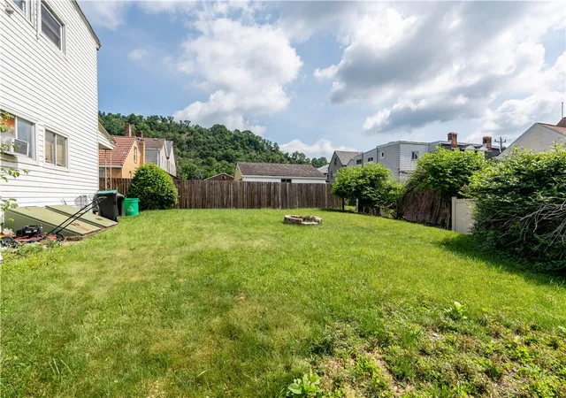Photo 3 of House for sale at 114 22nd St, Sharpsburg, PA 15215 | MLS# 1759467 | Listing updated on 2026-09-22
