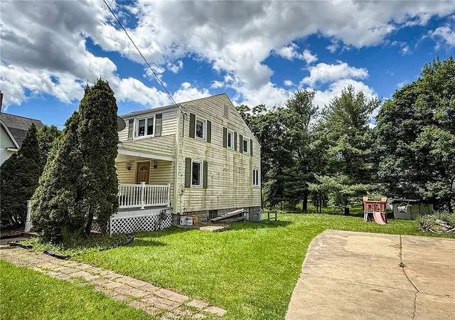 2nd image of 306 Meridian Rd, Twp Of But Nw, PA 16001 | MLS# 1759076