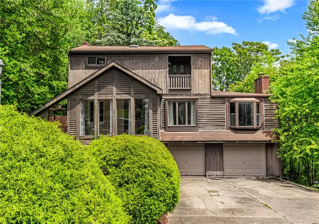 Photo 2 of Single family home for sale at 330 Klamath Dr, Pittsburgh, PA 15205 | MLS# 1759302 | Listing updated on 2026-07-05