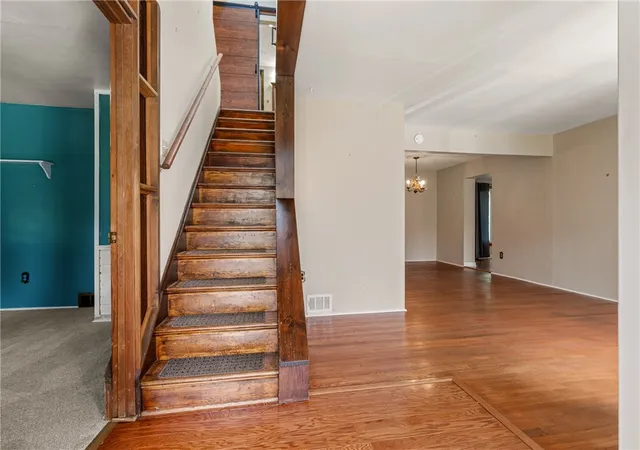 Photo 4 of Single family home for sale at 330 Klamath Dr, Pittsburgh, PA 15205 | MLS# 1759302 | Listing updated on 2026-07-05