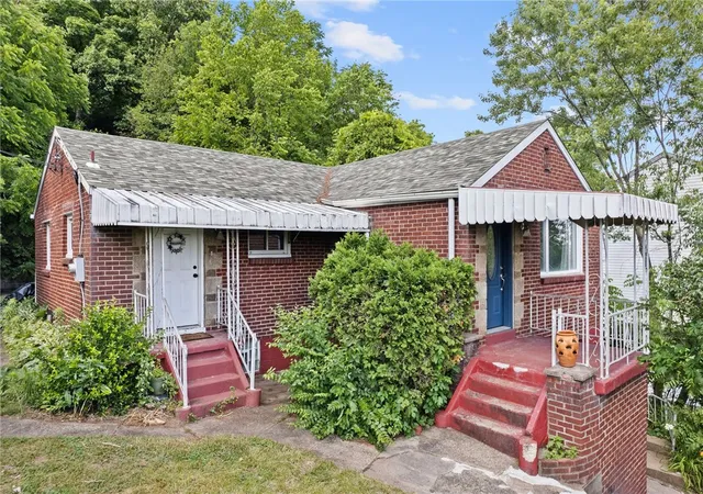 Photo 2 of Single family home for sale at 716 Darlington St, Carnegie, PA 15106 | MLS# 1759619 | Listing updated on 2026-07-14